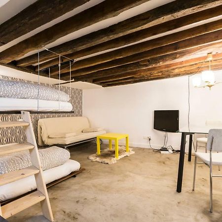 Charming 20M² Near Le Marais Appartamento Parigi Esterno foto